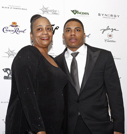nelly and mom