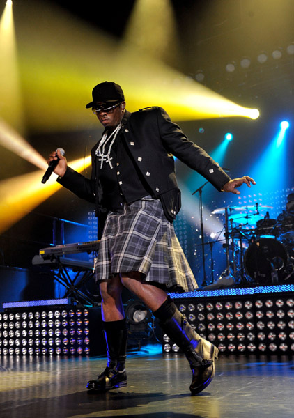 diddy skirt Hot Shot: Diddy In A Skirt