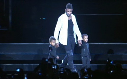Usher R Orlando stills 011 e1304443254391 Hot Shots: Usher Celebrates Bring You Kids To Work Day