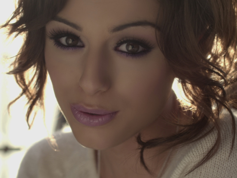 http://thatgrapejuice.net/wp-content/uploads/2012/02/Cher-Lloyd.jpg