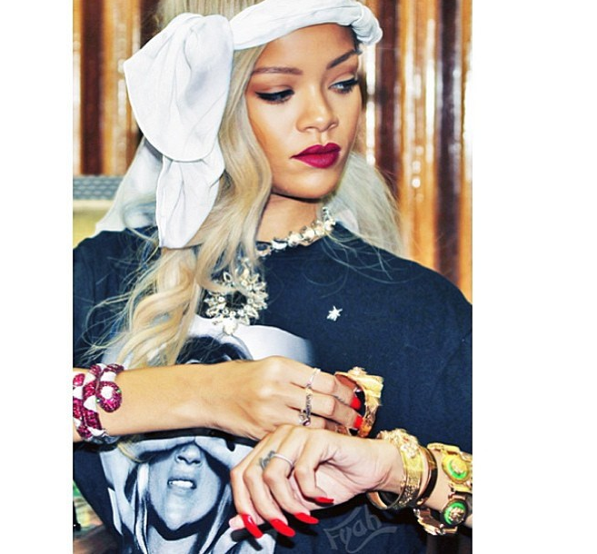Rihanna-That-Grape-Juice-Entertainment-2014
