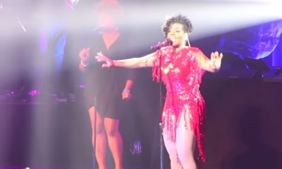 fantasia thatgrapejuice 2015 Must See: Fantasia Wows Madison Square Garden With Lose To Win