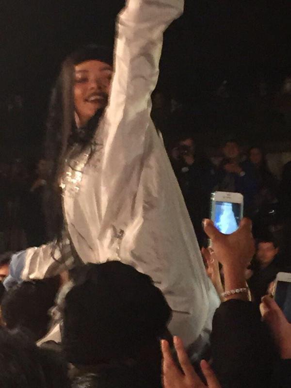 rihanna-r8-paris-thatgrapejuice