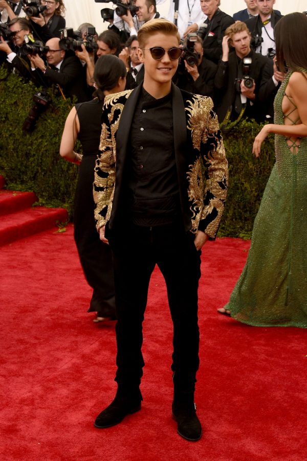 NEW YORK, NY - MAY 04:  Justin Bieber attends the "China: Through The Looking Glass" Costume Institute Benefit Gala at the Metropolitan Museum of Art on May 4, 2015 in New York City.  (Photo by Larry Busacca/Getty Images) ORG XMIT: 551925653 ORIG FILE ID: 472169654