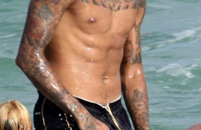 Hot Shot: Chris Brown Hits Miami Beach