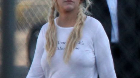 Hot Shot: Christina Aguilera Returns From Mexico