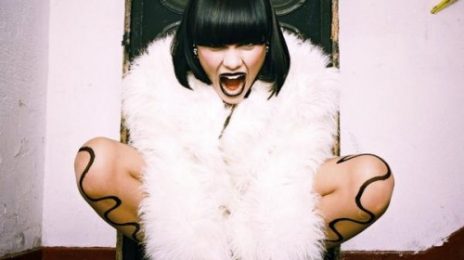 Jessie J Performs 'Party In The USA'