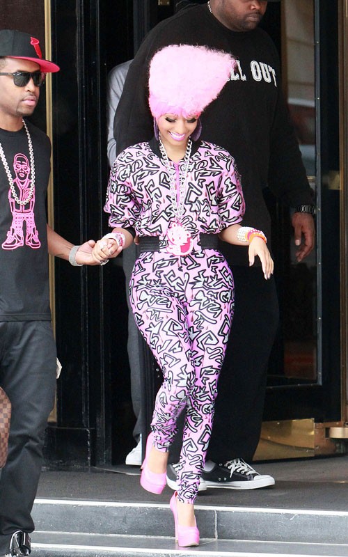 Nicki Minaj: Pink & Gray Sweats