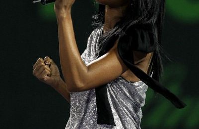Brandy Sings US National Anthem At Sony Ericsson Open