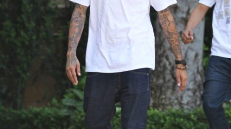 Hot Shots: Chris Brown Rocks Blonde Look In LA