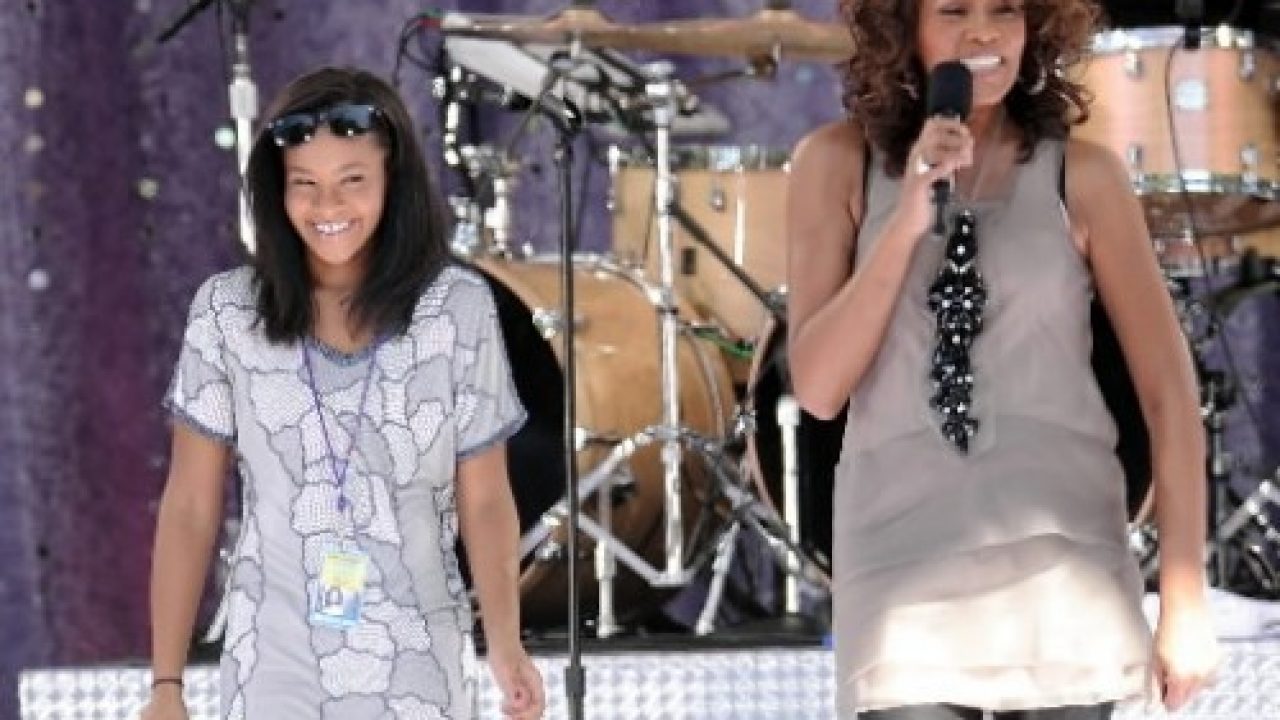 Watch Whitney Houston S Daughter Covers Adele S Someone Like You That Grape Juice