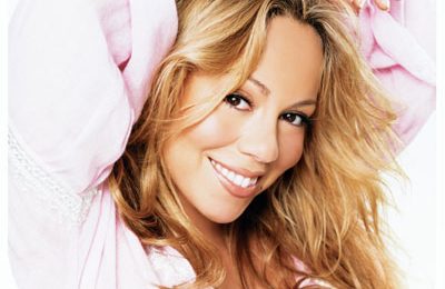 Mariah Carey Chats With Extra