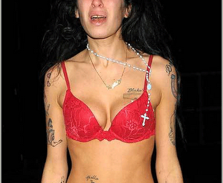 Amy Winehouse Has Lost It...Completely
