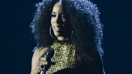 Kelly Rowland Performs Whitney Houston's 'How Will I Know'