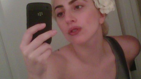 Hot Shot: Lady GaGa Ditches Make Up/ Honored By GLAAD