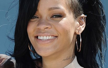 Hot Shots: Rihanna Takes 'Battleship' To Hawaii 