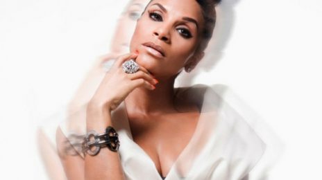 Watch: Teedra Moses Moves Fans At 'Essence Festival'