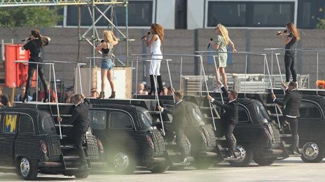 Hot Shots: The Spice Girls Ready Olympic Spectacle