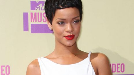 Watch: Rihanna Reunites With Chris Brown At VMAs