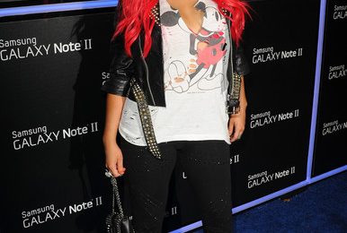 Christina Aguilera Flaunts New Slim-Line Figure / Talks 'Huge' Album Promo At Samsung Event