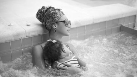 Hot Shot: Beyonce & Blue Ivy Cosy Up
