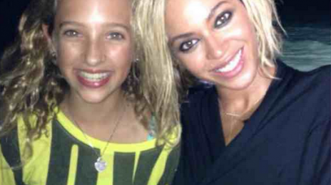 Must See: Beyonce Meets Fans On Alleged Video Set 