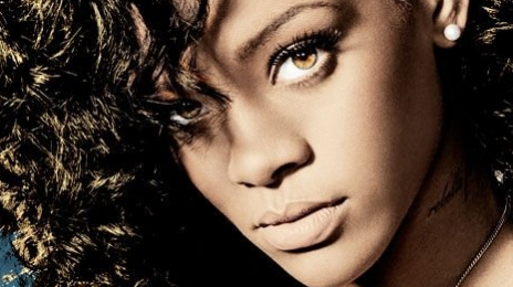 Watch: Rihanna Slams Fans In NYC: 'Back The F**k Up'