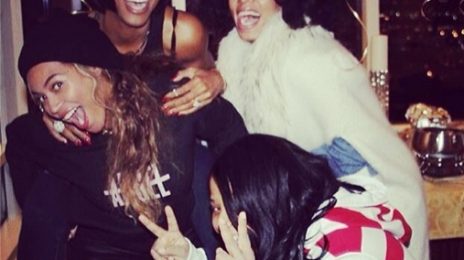 Hot Shot: Kelly Rowland Celebrates Birthday With Beyonce & Friends
