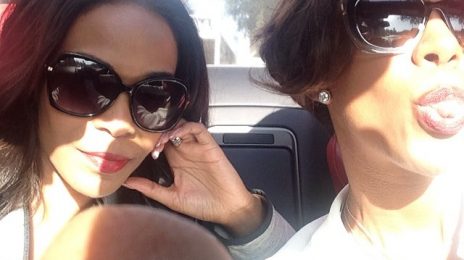 Hot Shot: Kelly Rowland & Michelle Williams Catch Up