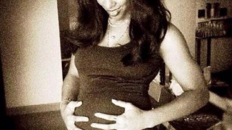 Hot Shot: Kelly Rowland Flaunts Baby Bump
