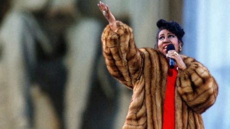 Aretha Franklin Slammed In Damning Biography / Accused Of Loathing Beyonce, Diana Ross & Barbra Streisand...And Loving Fried Chicken