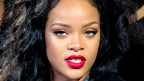 Apple Denies Claims That It's Sabotaging Rihanna's New Album Campaign