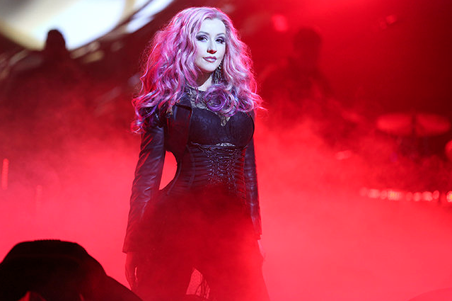 Winning: Christina Aguilera Makes First Appearance On Billboard's Hot ...