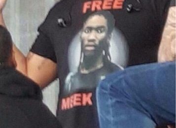 Shade: Drake Arrives At OVO Fest...In A Free Meek Mill T-Shirt