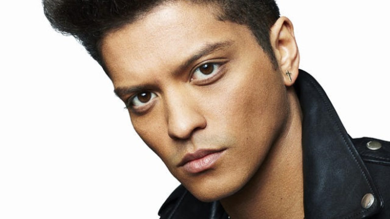 Bruno Mars Lookin' good. I will marry this man someday:) | Bruno mars, Mens  wigs, Bruno