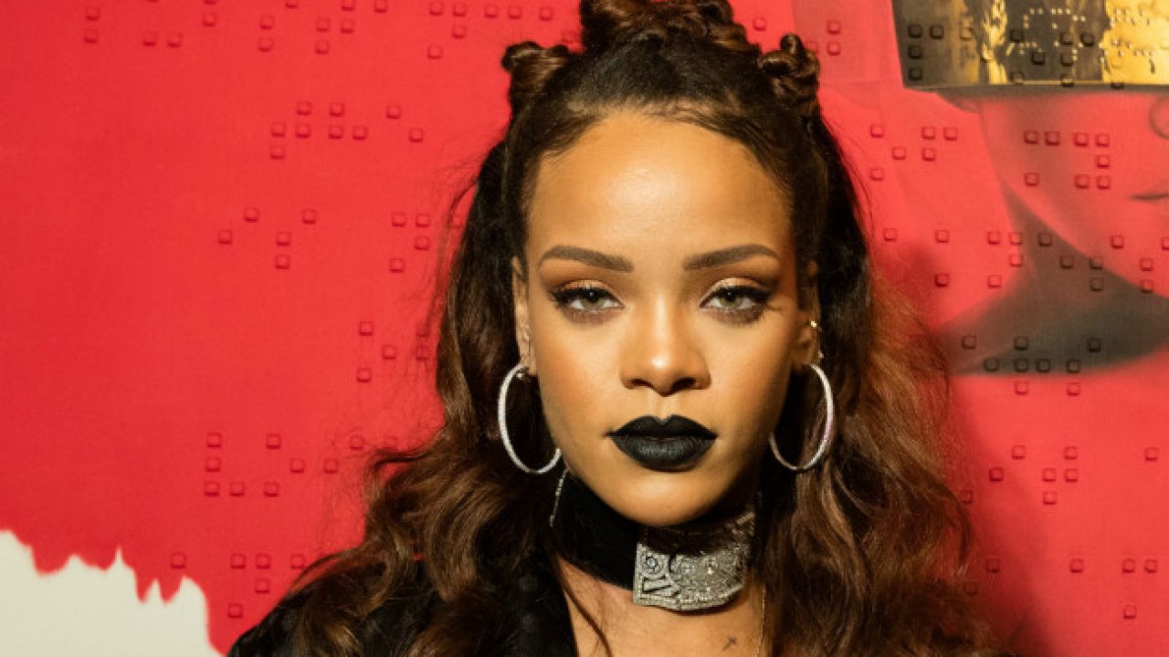Rihanna Hardcore Porn - Rihanna Officially Releases 'Anti' As 'Work' Tops iTunes Charts In Over 90  Countries - That Grape Juice