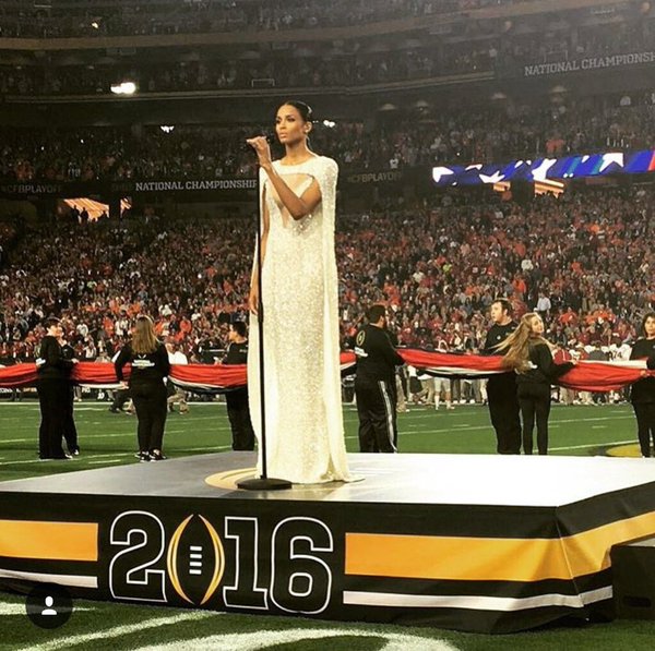 List 97+ Pictures Who Sang National Anthem At Ncaa Championship 2022