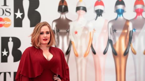 Hot Shots: Adele Arrives At 2016 BRIT Awards