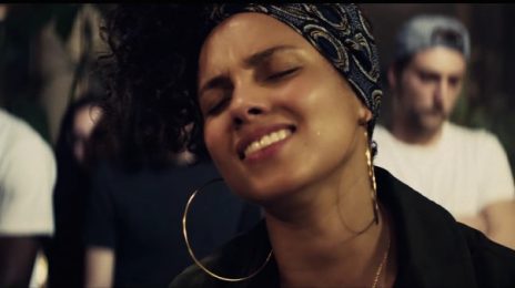 Watch: Alicia Keys' Paris Mini-Concert