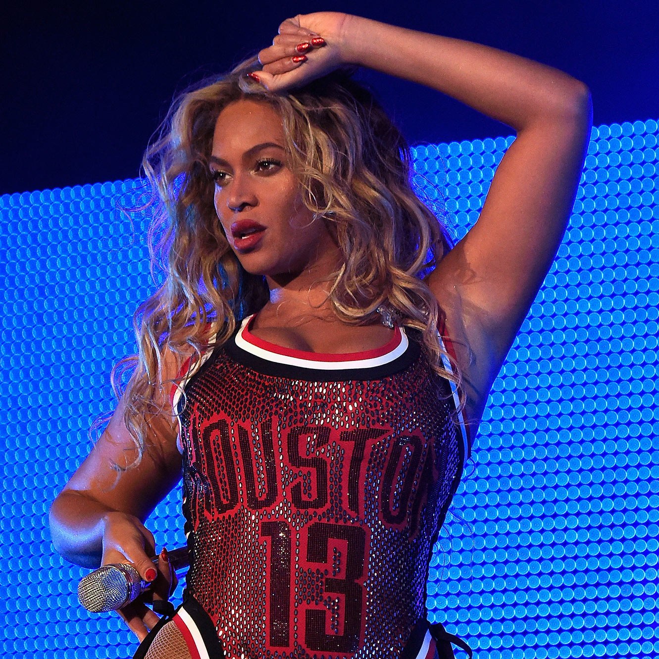 Boss Business! Beyonce On Cusp Of Buying A Stake In NBA Team That