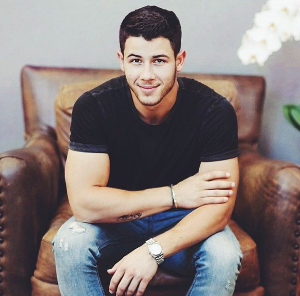 Nick Jonas Claps Back At Disrespectful Fan - That Grape Juice