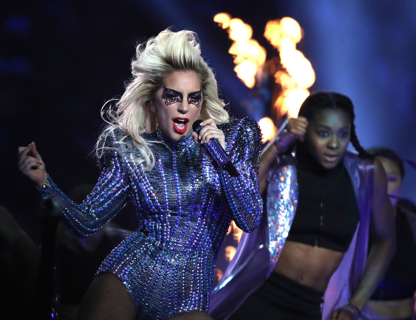 Video Lady Gaga's Chicago Stadium Show So Packed That Fans Watch From