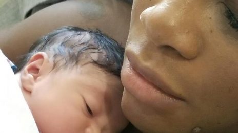 Serena Williams Shares First Look At Baby Alexis Olympia [Pics & Video]