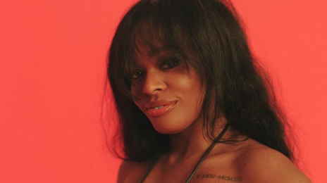 Azealia Banks Insinuates That Remy Ma Is A "Closeted Lesbian"