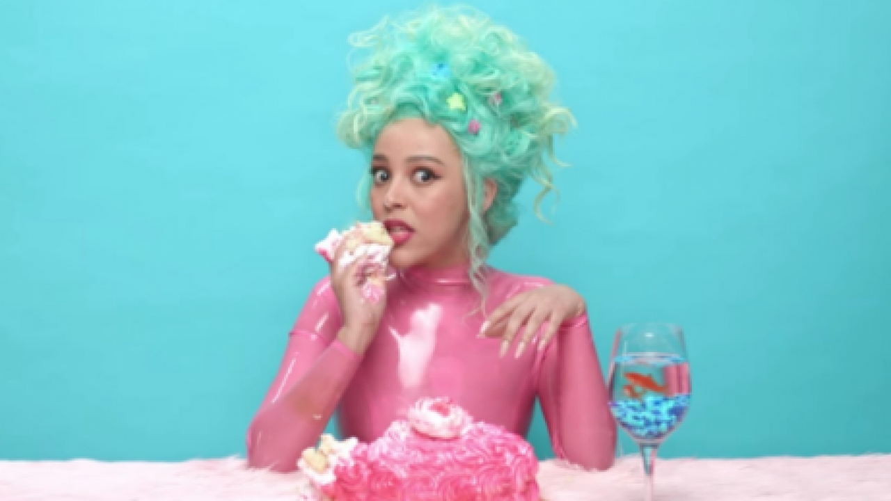 Doja Cat's 'Paint The Town Red' Makes Top 40 Debut On Pop Radio - That  Grape Juice