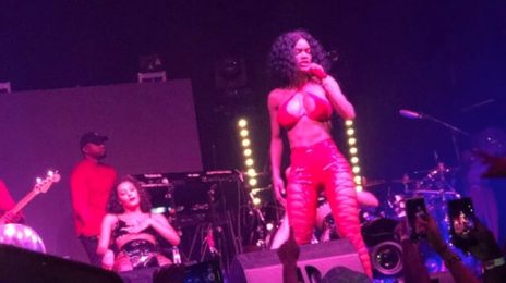 Teyana Taylor's Wig Flies Off During Performance / Watch Stunning Recovery [Video]