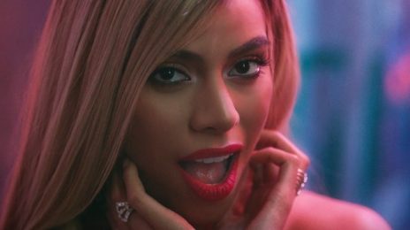 Dinah Jane Debuts New Song 'Retrograde' At Jingle Ball [Video]