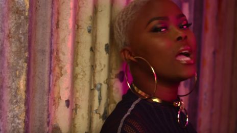Exclusive Premiere: Gifty Louise - 'Have It All' Video