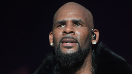 R. Kelly's Tour Manager Claims Singer Also Pursues Males And Propositioned Him With "Freaky" Sex