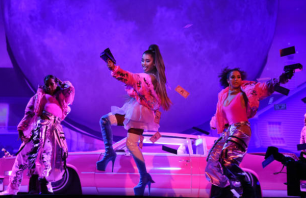 Hot Shots Ariana Grande Kicks Off Sweetener Tour In New